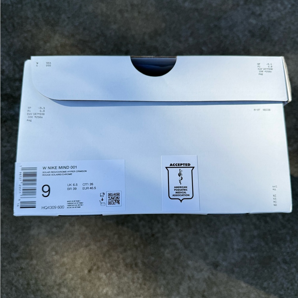 Women’s Nike Mind 001 Solar Red slides. 9 Women’s/ 7.5 Men - Picture 7 of 7
